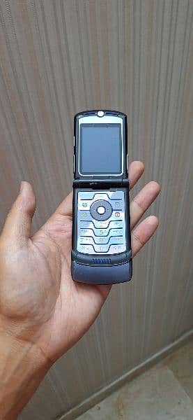 Motorola razr v3 blackberry curve 9300 3