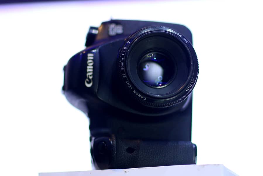 Canon 6d with 50mm 1.8 yognu lense and shanny flashlight 4