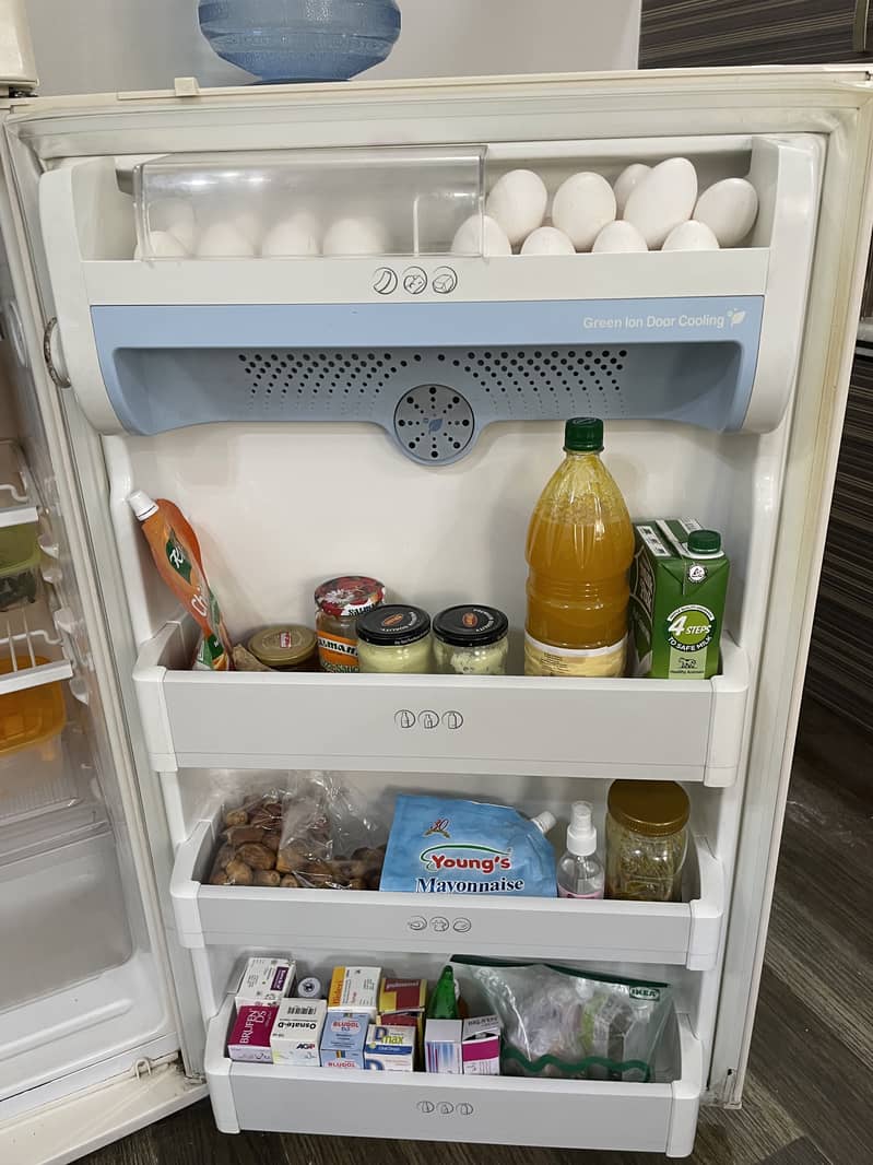 LG Regrigerator - Freezer (GR-R472QVC) 16 Cubic Feet 3