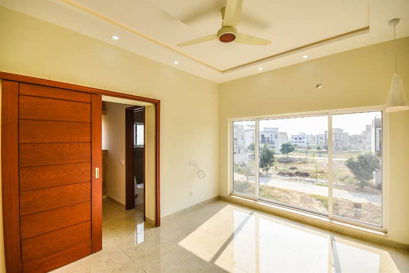 10 Marla Lavish Upper Portion Available For Rent In Phase 8 Prime Location 9