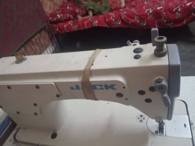 I want sell my sewing machine in mint condition 2