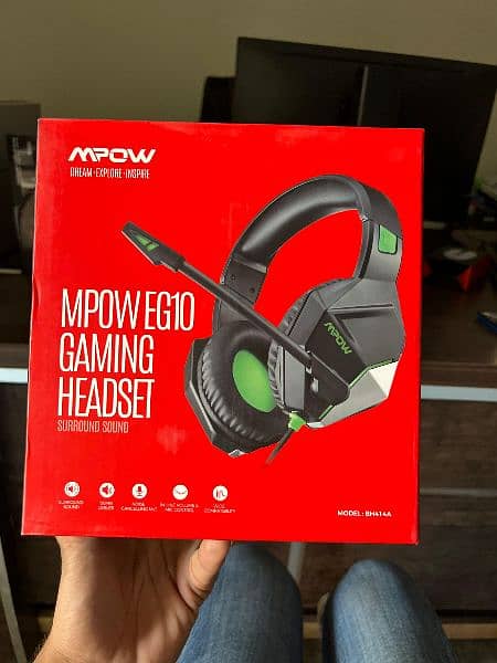Gaming headset with base audio+noise cancelling 0