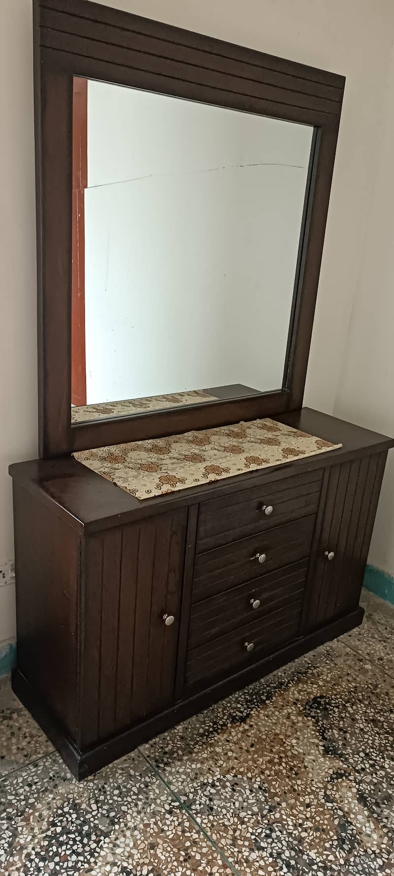 King size bed with dresser, side tables, and mattress 3