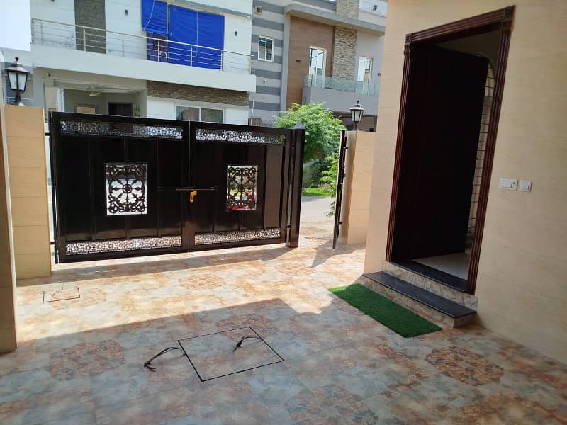 5 MARLA IDEAL LOCATION BRAND NEW HOUSE FOR SALE IN DHA RAHBAR BLOCK K 19