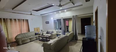 1 KANAL UPPER PORTION AVAILABLE FOR RENT IN PGECHS PHASE 2
