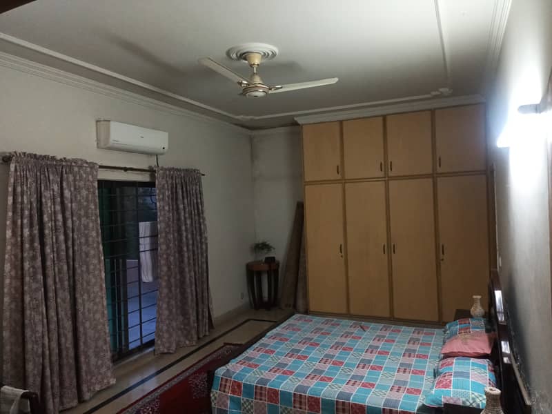1 KANAL UPPER PORTION AVAILABLE FOR RENT IN PGECHS PHASE 2 2