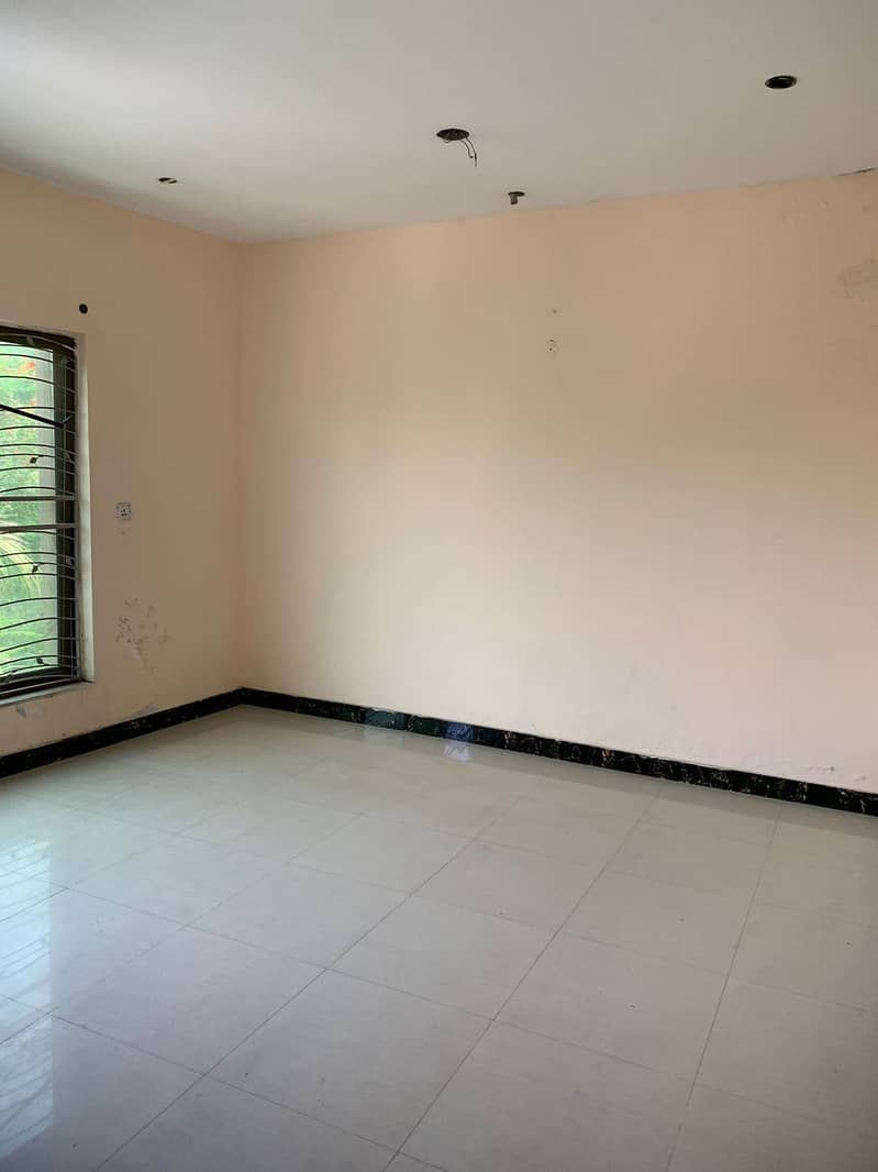 1 KANAL UPPER PORTION AVAILABLE FOR RENT IN PGECHS PHASE 2 7