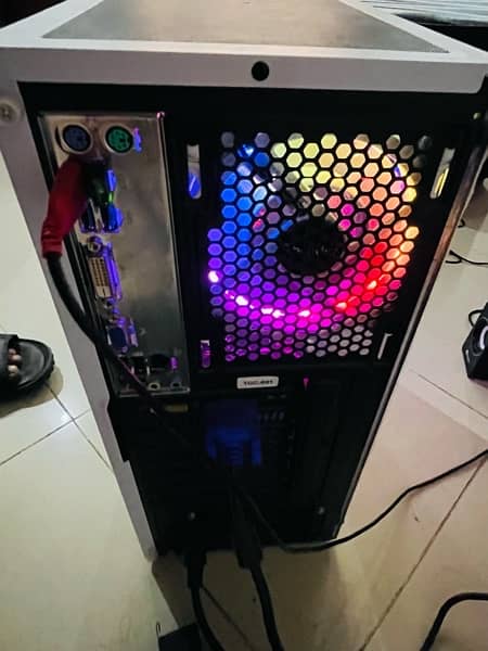 Gaming Pc With RGB Fans 5