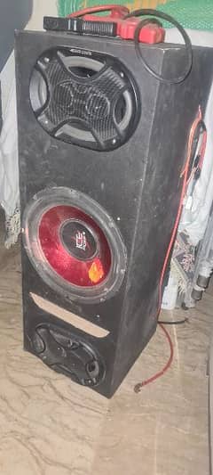 4 channel Amplifer with Wooden box 2 500wt speaker  and woofer