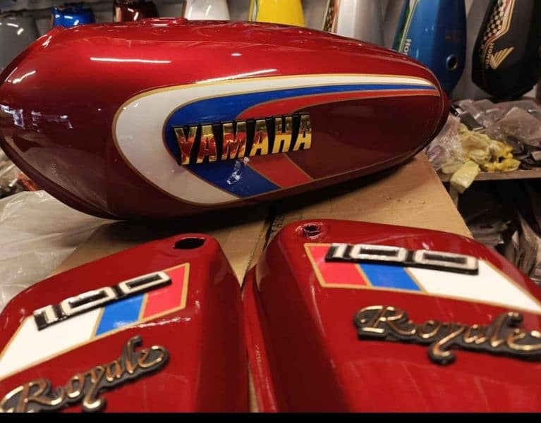 Yamaha 2 stroke Yamaha 4 stroke Yamaha junoon fule tank side cover 1