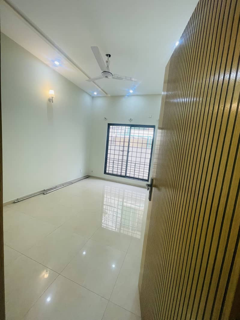 5 Marla Non Furnished House For Rent 4