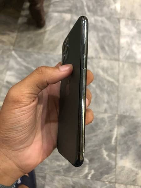 iphone 11 pro, 64 Gb, 10/10 condition, display message, 03120730387 1