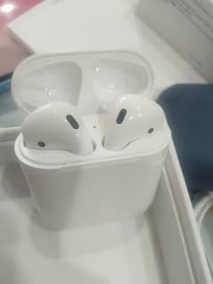 Apple Airpods 2nd gen With Charging Case