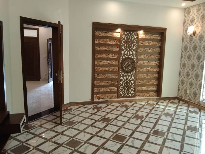 10 Marla Like New Upper Portion Lower Lock Available For Rent In Bahria Town Lahore. 2
