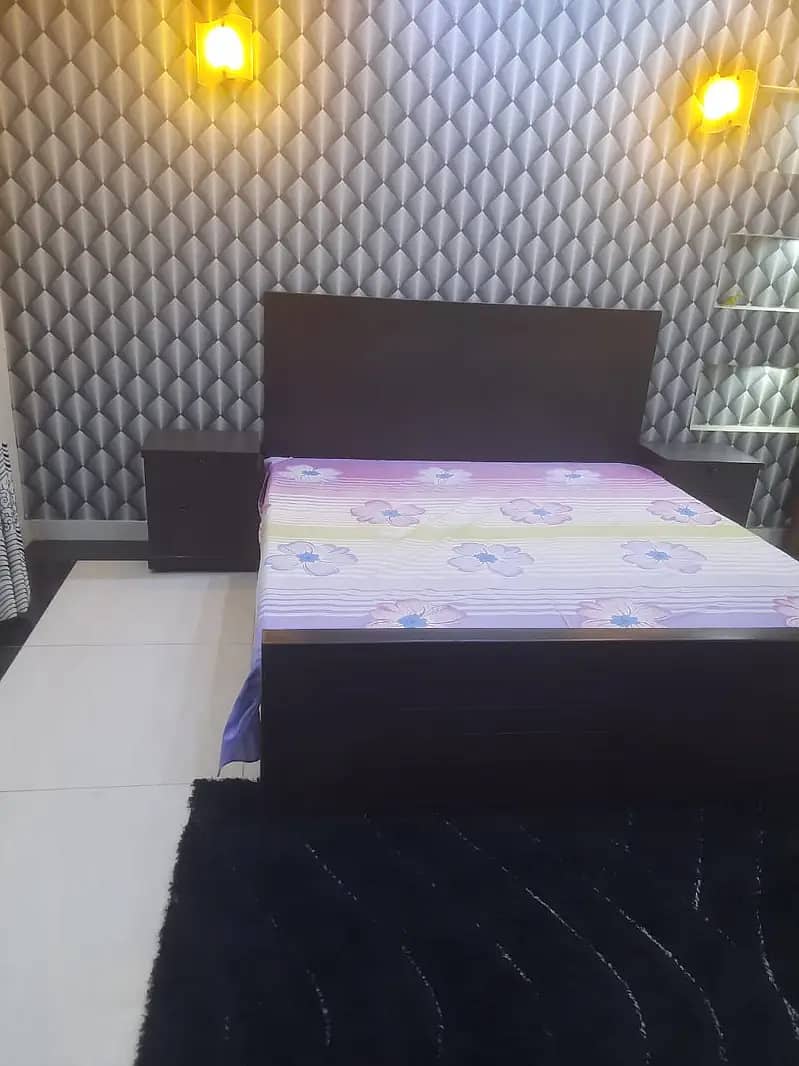 Double bed / Single bed/  Wooden bed/  king size bed / furniture 2
