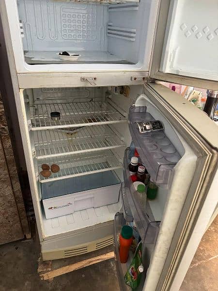 pell refrigerator home used 8/10 conditions 1