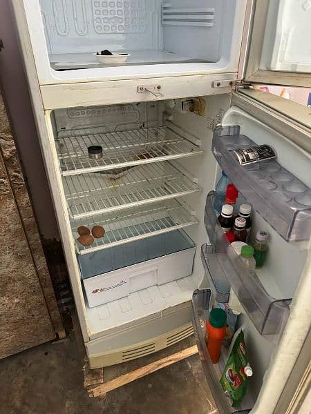 pell refrigerator home used 8/10 conditions 3