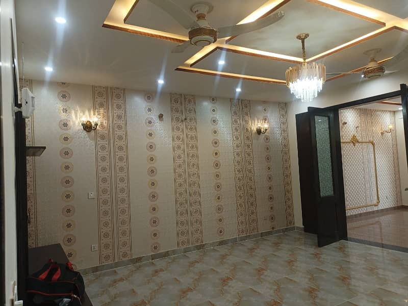 10 Marla Lavish House Available For Rent In Bahria Town Lahore. 6