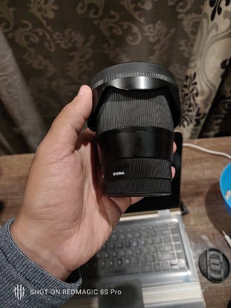 Sigma 16mm f/1.4 DC DN Contemporary Lens for Sony Cameras 3