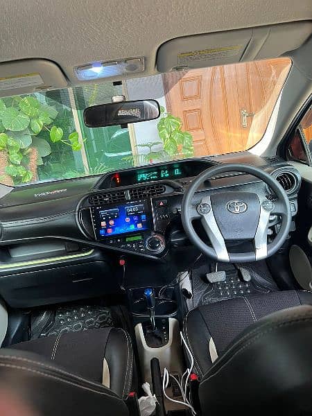 Toyota aqua g led leather seat full option 2