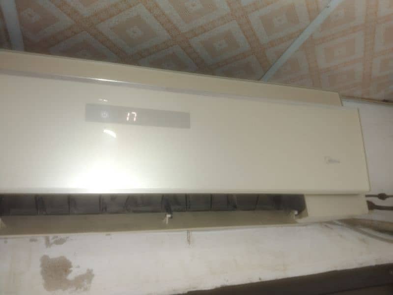 1.5 ton Dawlance AC For Sale, proper cooling kar rha hai 0