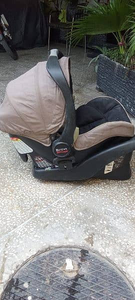 Britax Infant Carseat with Base 2