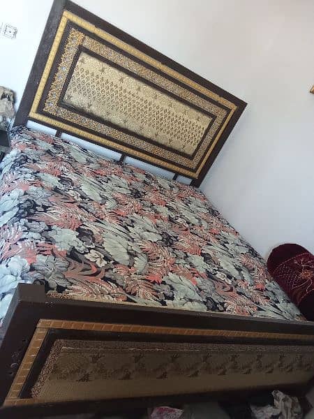iron double bed 0