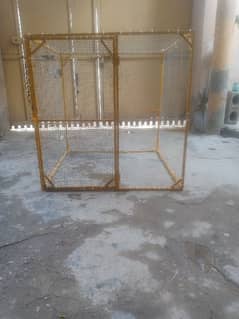 hen /parrot cage