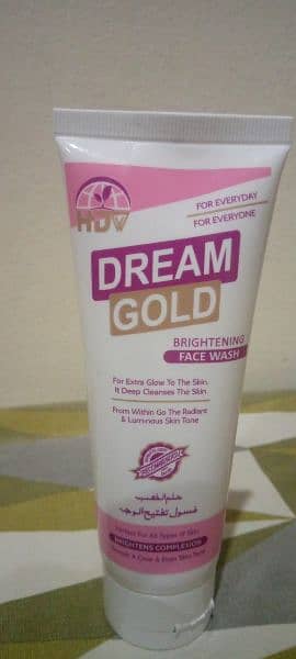 Dream Gold Face Wash 1