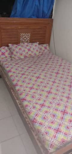 Single Bed without metress 0