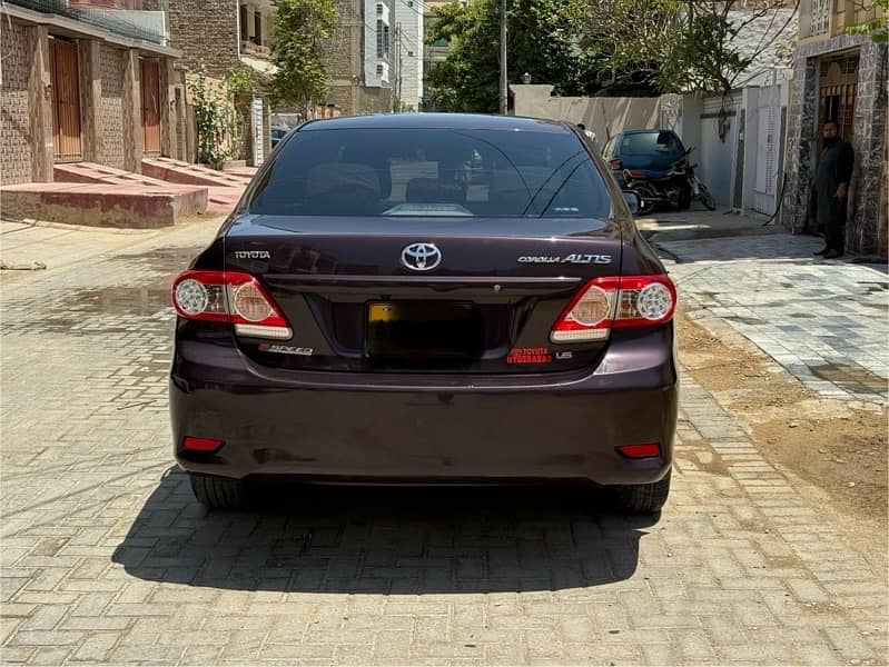 Toyota Corolla Altis 2012 3