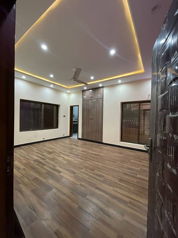 Prime Location House For Grabs In 13 Marla Warsak Road 9
