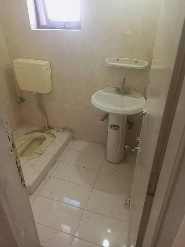D type first floor flat for rent Islamabad 3
