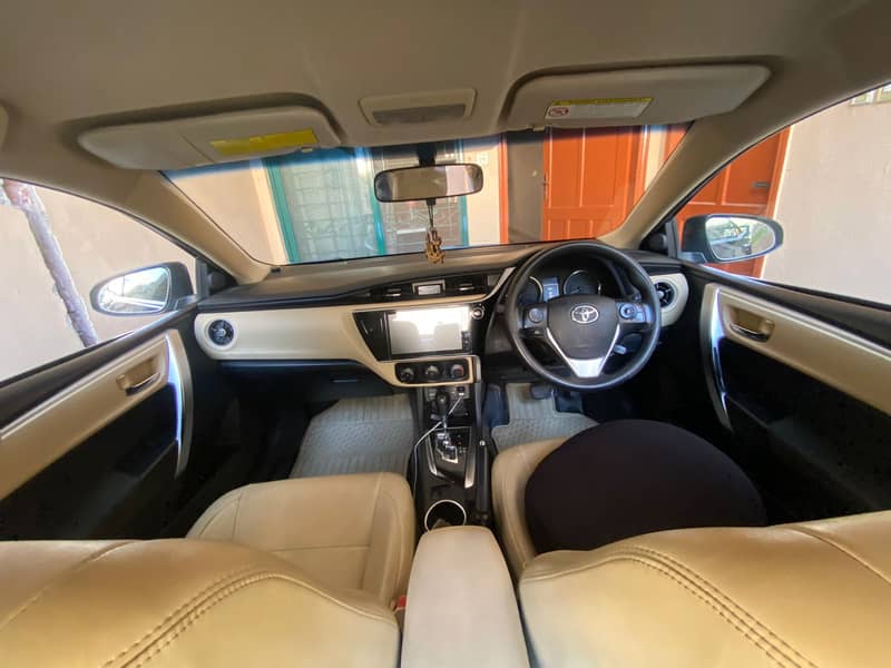 Toyota Corolla Altis 1.8 Cruisetronic SR 2017 Model 9