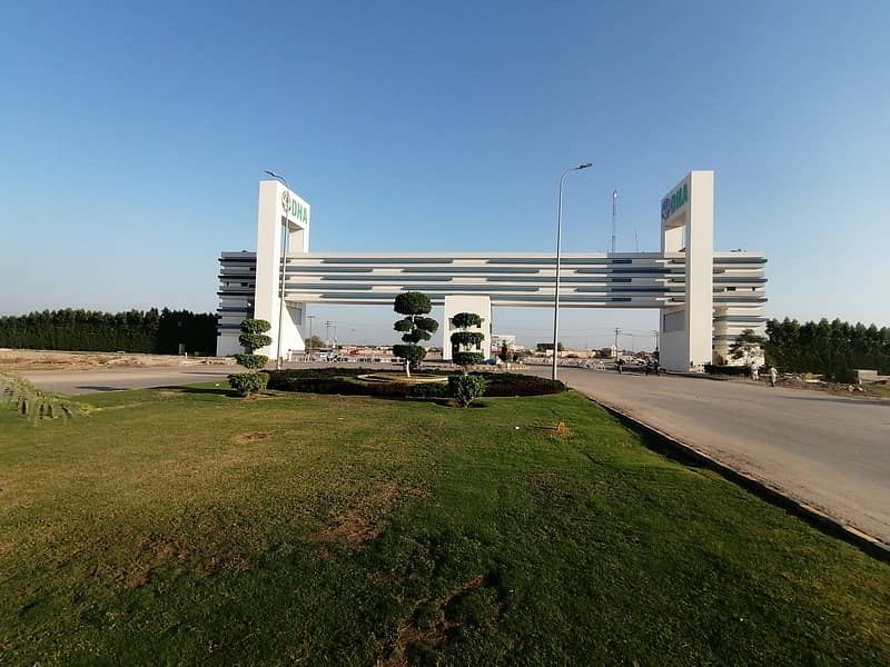 DHA Phase 1 Commercial Plot Sized 4 Marla For Sale 0