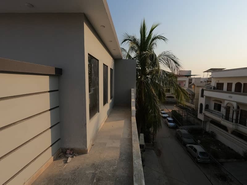 Highly-Desirable Prime Location House Available In North Nazimabad - Block D For Sale 37