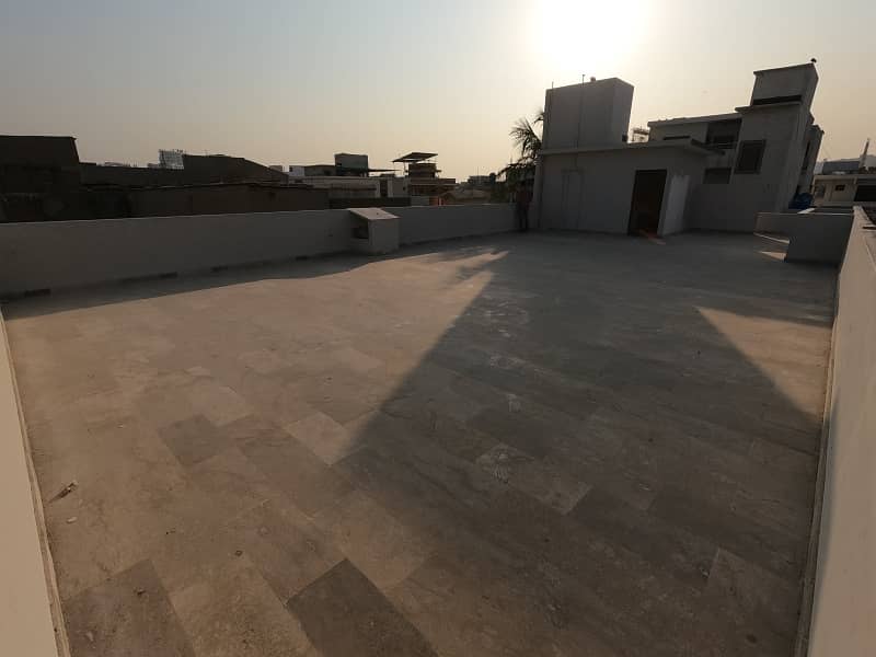 Highly-Desirable Prime Location House Available In North Nazimabad - Block D For Sale 40