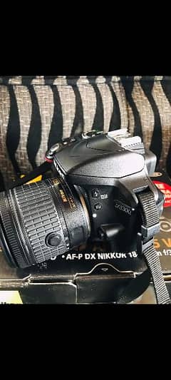 Nikon D3300 in excellent condition with box shutter count is 1800