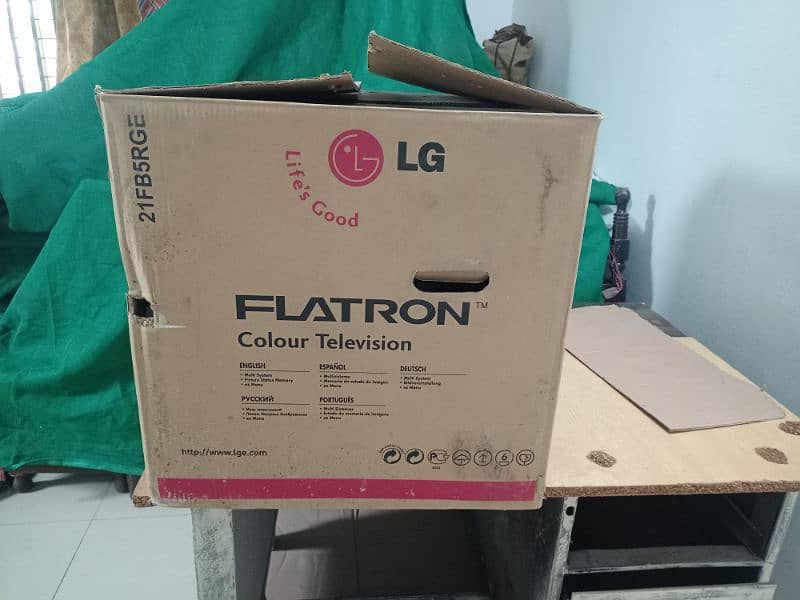 LG Flatron 21" Colour Television 3