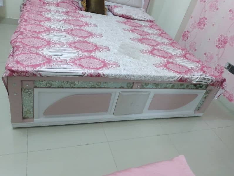 bed with dressing table 0