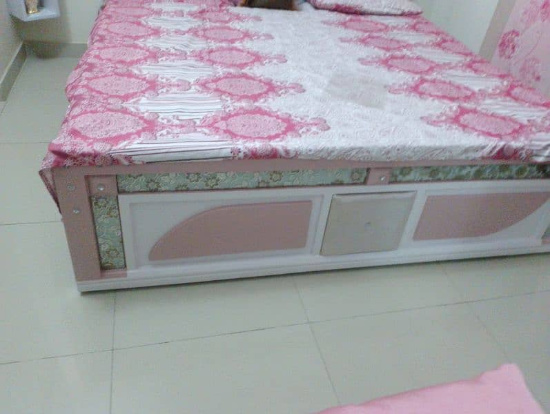 bed with dressing table 1