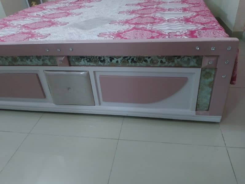 bed with dressing table 7