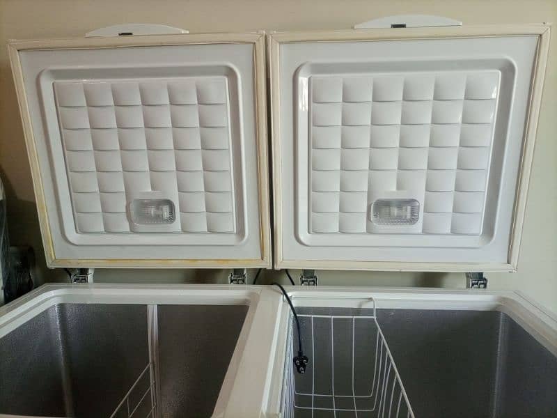 Waves Deep Freezer in a New Condition 1