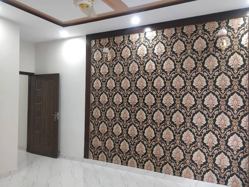 10 Marla Ideal House for Sale in PIA Housing Scheme 16