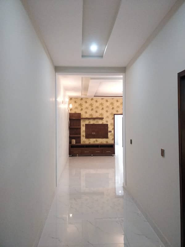 10 Marla Ideal House for Sale in PIA Housing Scheme 18