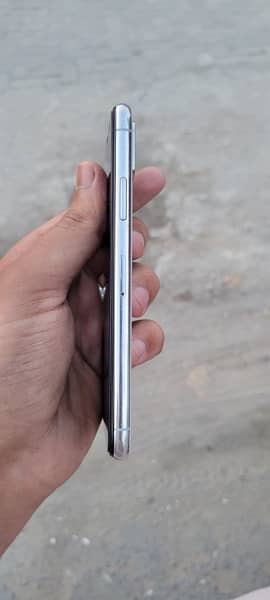 iphone Xs Dual Pta one hand use 2
