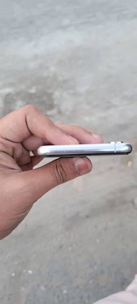 iphone Xs Dual Pta one hand use 4