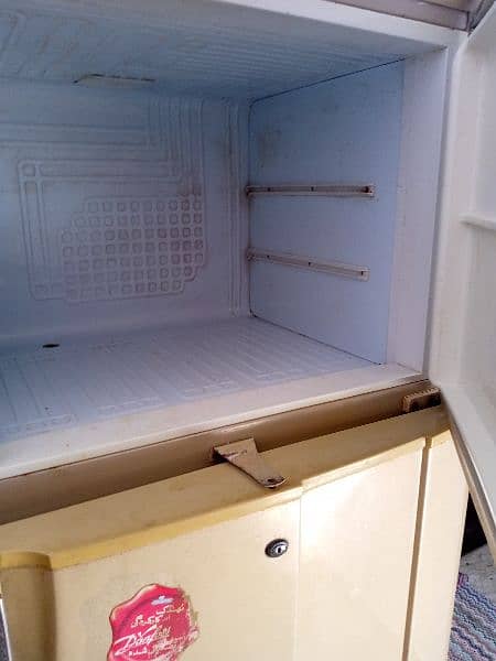 pell refrigerator in used condition 2