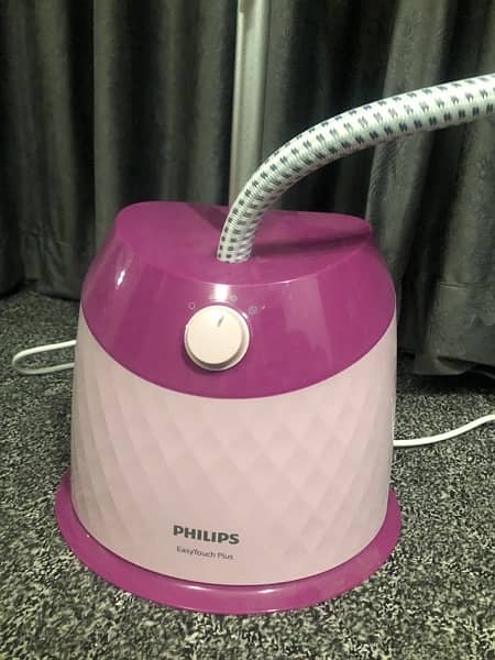 Philips steamer, almost brand new. 3