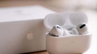 apple airpods pro 2nd generation with Wireless Charging Case - White